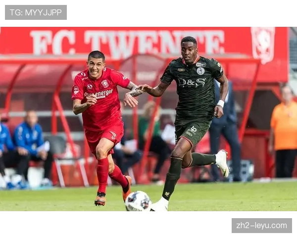 埃因霍温开局四轮积13分紧追榜首，展现强劲进攻火力